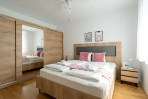 HM • Elegant 1BR Flat with Balcony